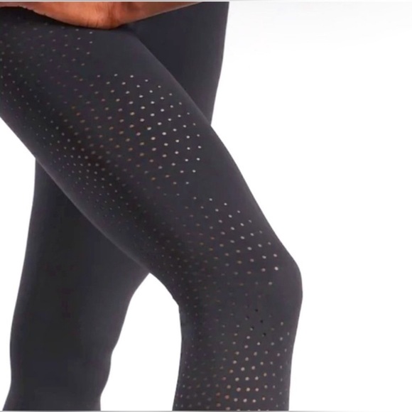 Athleta Velocity Laser Cut Capri Leggings Black Size Small - Picture 3 of 7